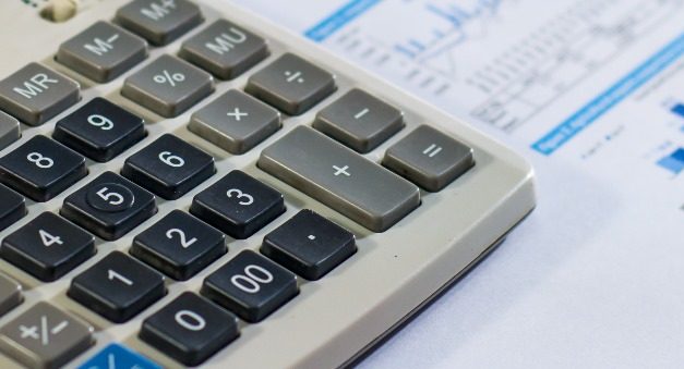 Carne e tomate aceleraram inflação para 4,76%