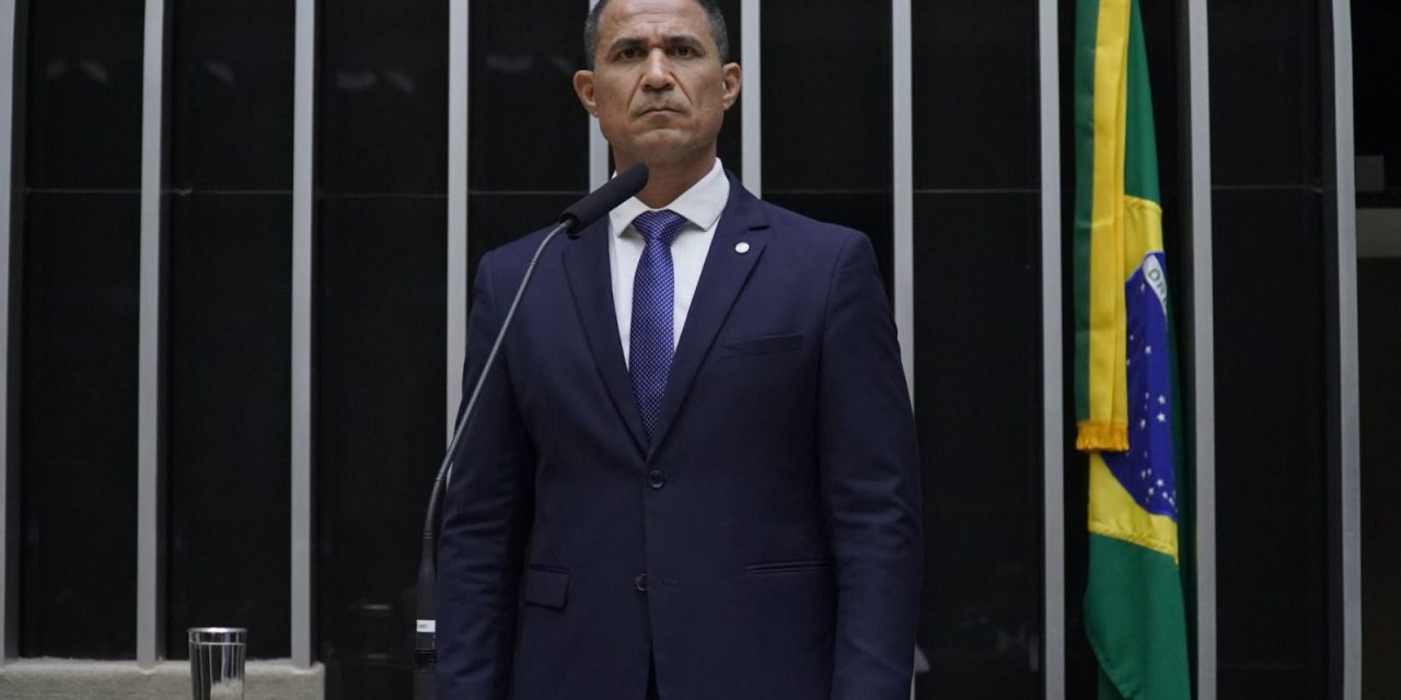 ARTIGO DE OPINIÃO Lula quer polícias enfraquecidas e bandidos livres