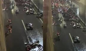 cerca de 250 motociclistas fazem ‘rolezinho de Natal’ e polícia bloqueia trincheira para abordagem em Cuiabá