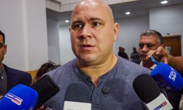 Mensagem Direta “Sou centralizador; quem não gosta, que peça para sair”, afirma gestor.