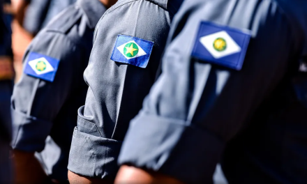 Quatro PMs são presos após exigirem R$ 2 mil para não multar caminhão irregular em MT