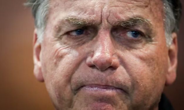 Julgamento no STF – Entenda por que Bolsonaro e aliados serão analisados pela 1ª Turma no caso da denúncia do golpe.