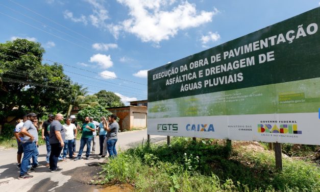 Cuiabá – Prefeito vistoria obra de pavimentação e drenagem no bairro Três Poderes