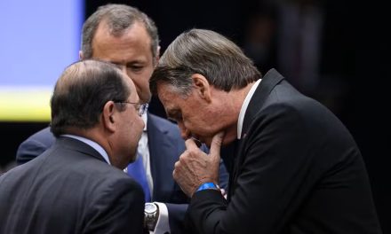 Defesa de Bolsonaro comemora voto de Fux, e vai usá-lo para pedir até embargos infringentes, que podem levar ação ao plenário