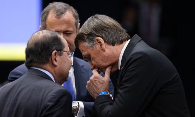 Defesa de Bolsonaro comemora voto de Fux, e vai usá-lo para pedir até embargos infringentes, que podem levar ação ao plenário