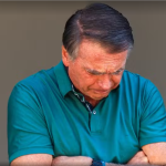 Bolsonaro pede autorização para receber visita de relator de projeto da Anistia e ter encontros semanais com Valdemar