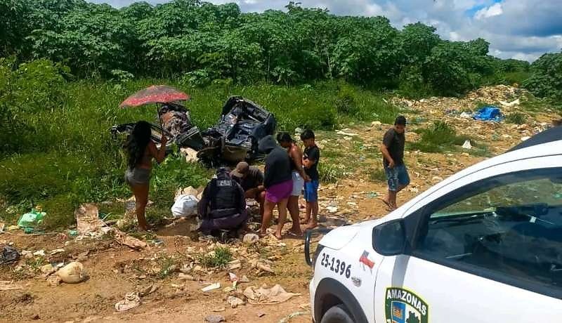 Corpo de bebê recém-nascido é encontrado dentro de mochila em lixão.