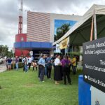 Servidores do Judiciário de MT suspendem greve e ‘acampam’ na Assembleia em protesto por aumento salarial.