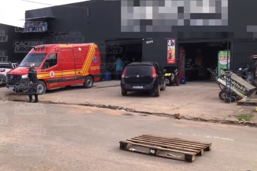 Jovem é morto a tiros na frente de distribuidora de bebidas em MT