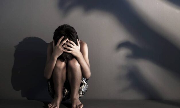 CRIME ABOMINÁVEL – Mãe flagra ex-namorado abusando do filho de 5 anos em Cuiabá