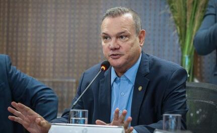 Wellington Fagundes – Senador vai até o Japão para conseguir novos mercados para carne bovina.