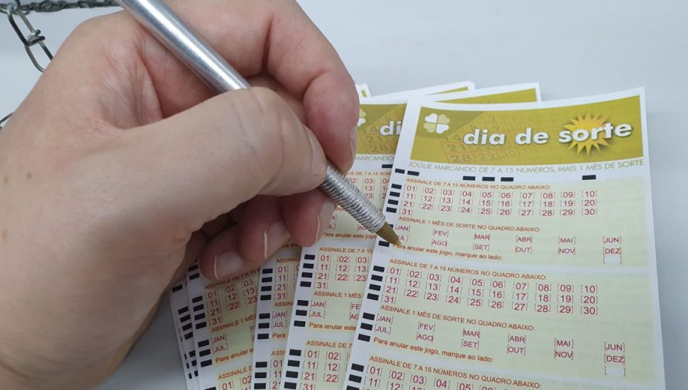 Apostador joga R$ 2,5 na loteria e ganha R$ 1,1 milhão; veja