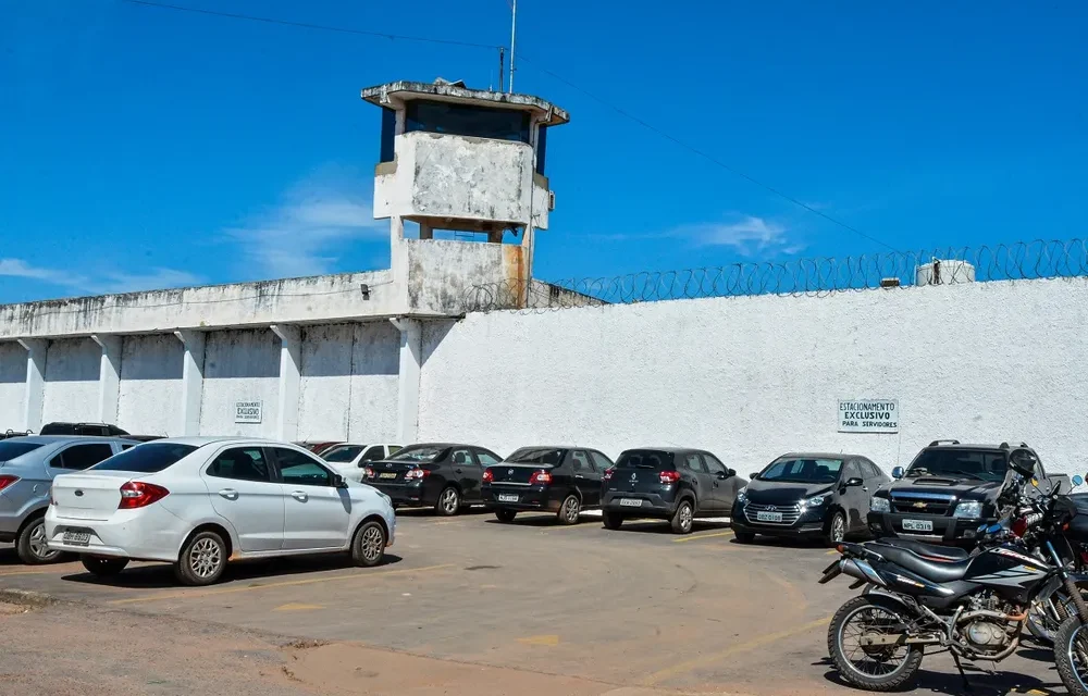 Governo suspende uso de raio X em servidores de presídios em MT após decisão da Justiça
