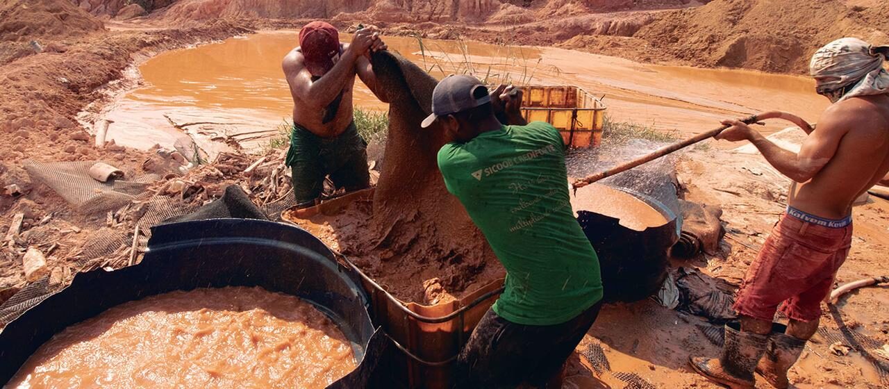 Operação ‘fecha’ garimpo ilegal em fazenda de MT e apreende mercúrio; três homens são presos