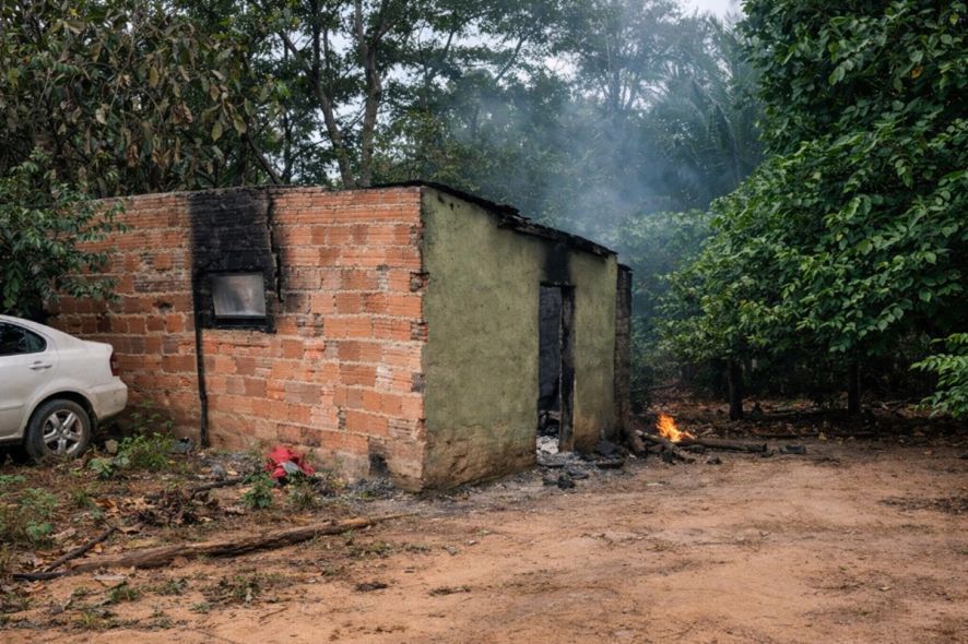 Polícia prende homem que incendiou casa após briga com esposa