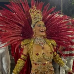Juliana Paes mostra os bastidores de fantasia avaliada em meio milhão de reais