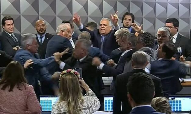 Sessão termina em pancadaria após aprovação de quebra de sigilo de Lulinha.