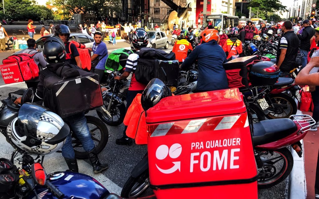 Regulamentação de trabalho por aplicativo deve ser votada em abril