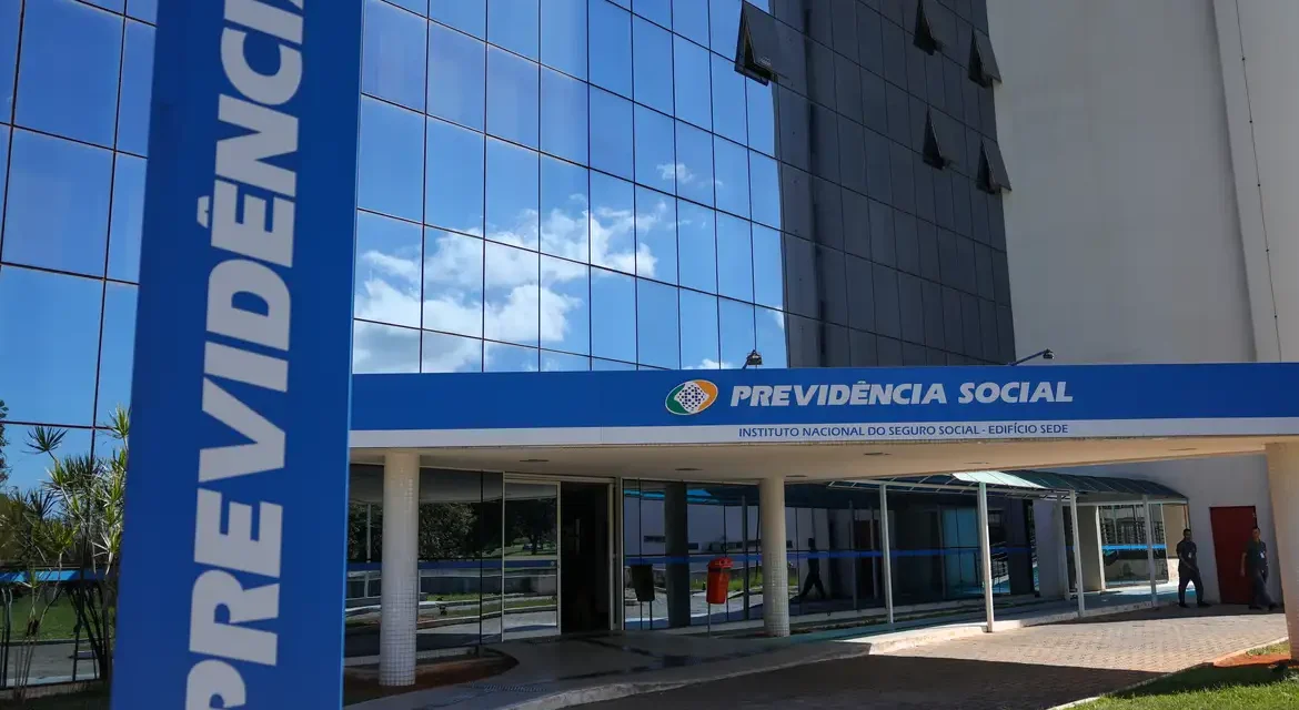 INSS suspende novos empréstimos consignados do C6 Consig a aposentados