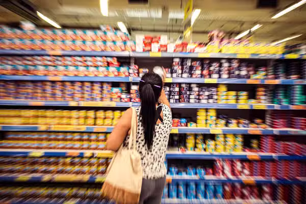 Crédito e emprego explicam vendas no comércio em patamar recorde