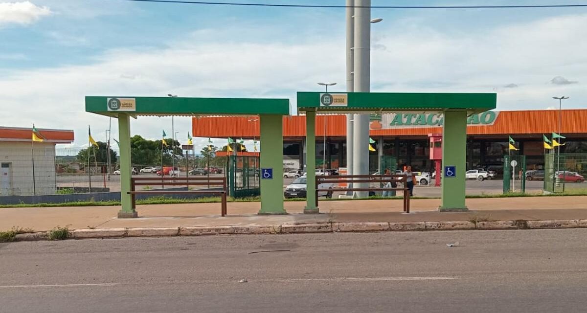Várzea Grande instala 25 novos pontos de ônibus, maioria na Av. Júlio Campos