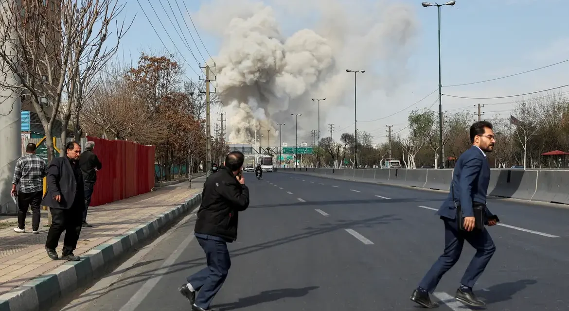 Embaixador do Brasil no Irã: derrubar o regime será tarefa sangrenta