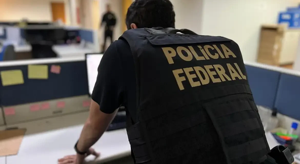 PF prende policiais civis do Rio que extorquiam integrantes do CV