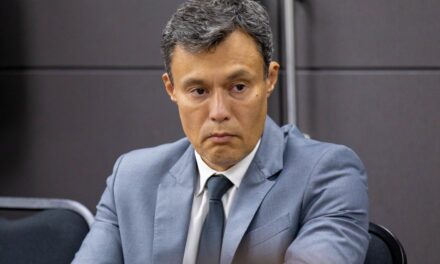 Juiz vê “legítima defesa” e absolve ex-mister por ataque a PM