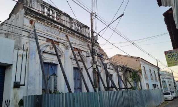 Com problemas estruturais, casarão histórico será demolido em Cuiabá