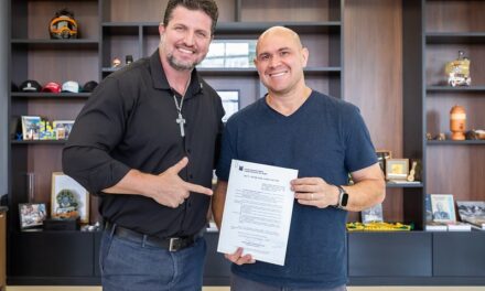 Abilio sanciona leis que reforçam combate à criminalidade e ampliam prevenção de doenças nas escolas