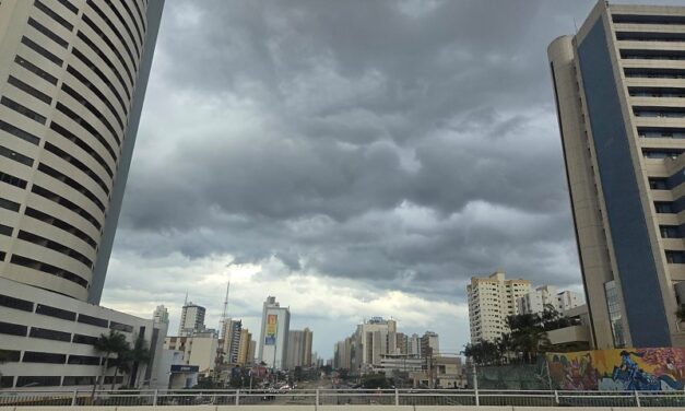 Sexta-feira será de chuva forte, trovoadas e ventos intensos em Cuiabá