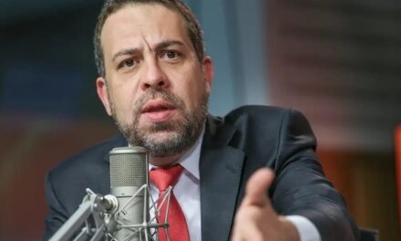 “Negociamos com os caminhoneiros”, diz Boulos sobre greve da categoria