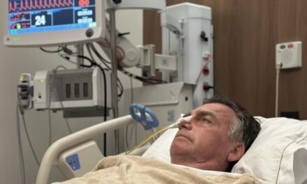 Bolsonaro mantém melhora clínica e laboratorial, mas segue em UTI