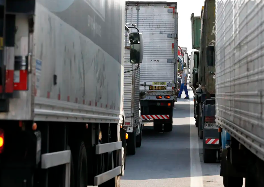 Governo quer flexibilizar descanso de caminhoneiros na volta para casa
