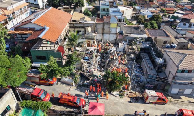 Bombeiros resgatam última vítima de escombros de lar de idosos em MG