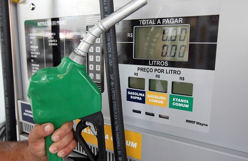 Gasolina ultrapassa os R$7 e diesel vai a R$7,69 em Cuiabá; etanol já custa R$ 4,69