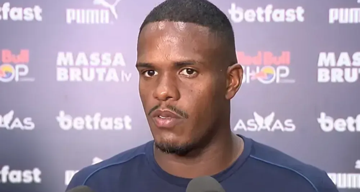 Jogador Gustavo Marques é suspenso após fala machista contra árbitra Daiane Muniz