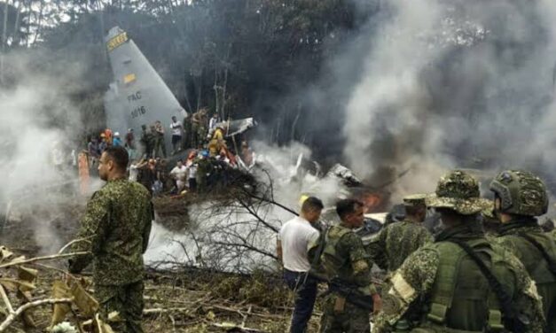 Chega a 66 número de mortos em queda de avião militar na Colômbia