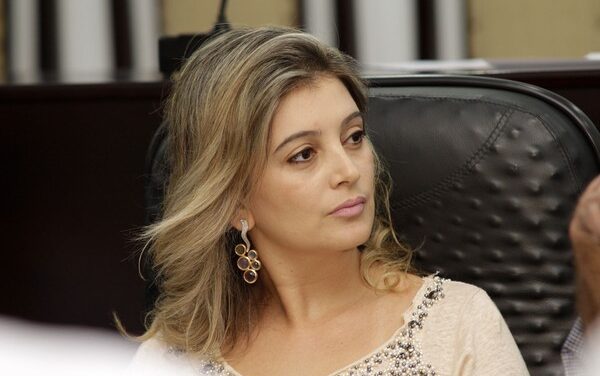 TJ barra recurso e mantém ex-deputada livre de pagar R$ 11 mi