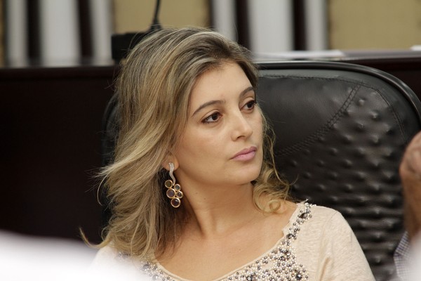 TJ barra recurso e mantém ex-deputada livre de pagar R$ 11 mi