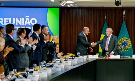 Lula se despede de ministros e confirma Alckmin como vice em chapa