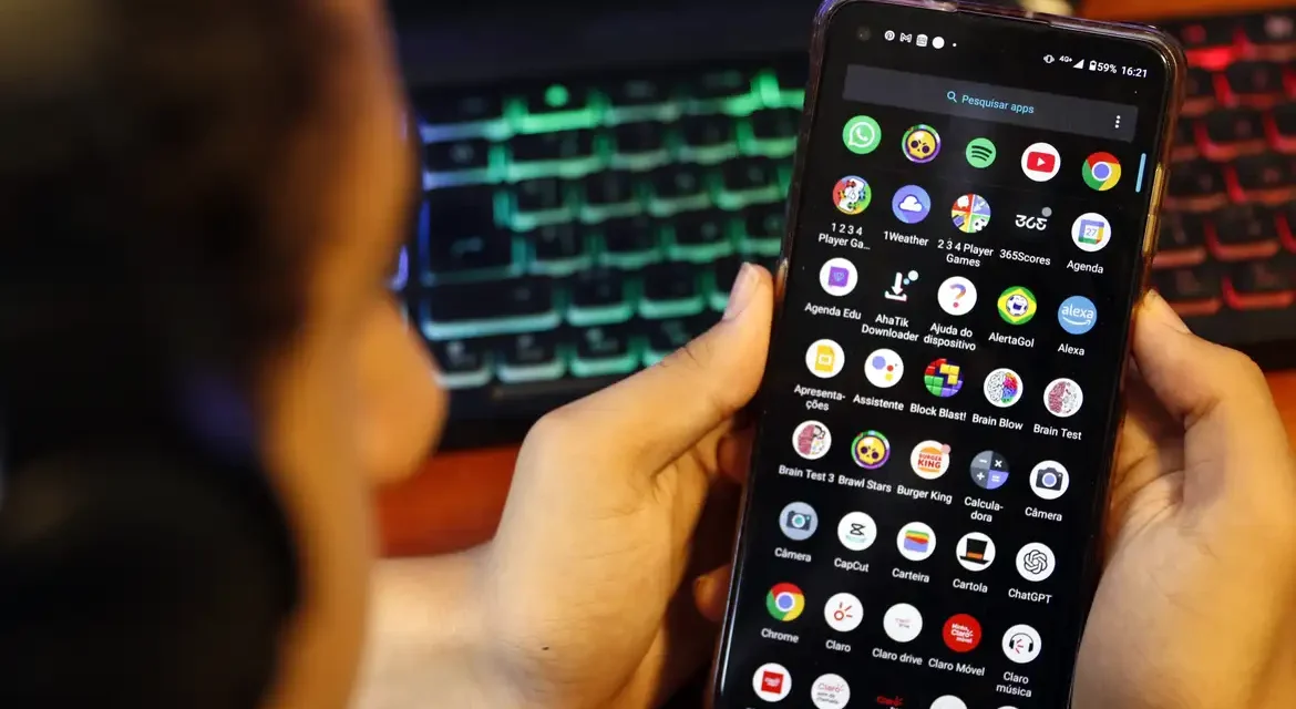 AGU pede que PF investigue usuários que publicaram vídeos misóginos