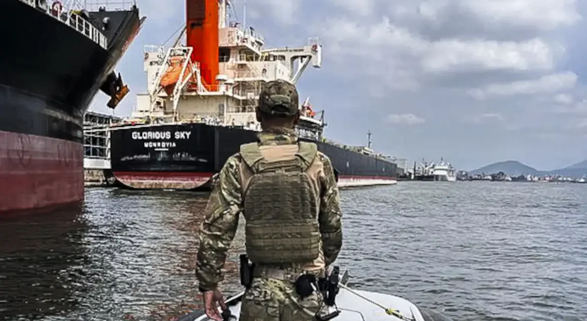 PF faz operação para combater tráfico de drogas no Porto de Santos