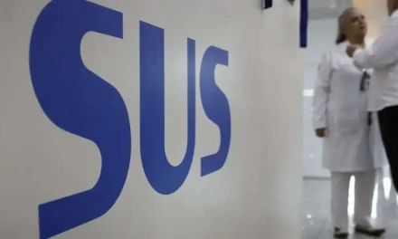 Março Azul: exames para rastrear câncer de intestino triplicam no SUS