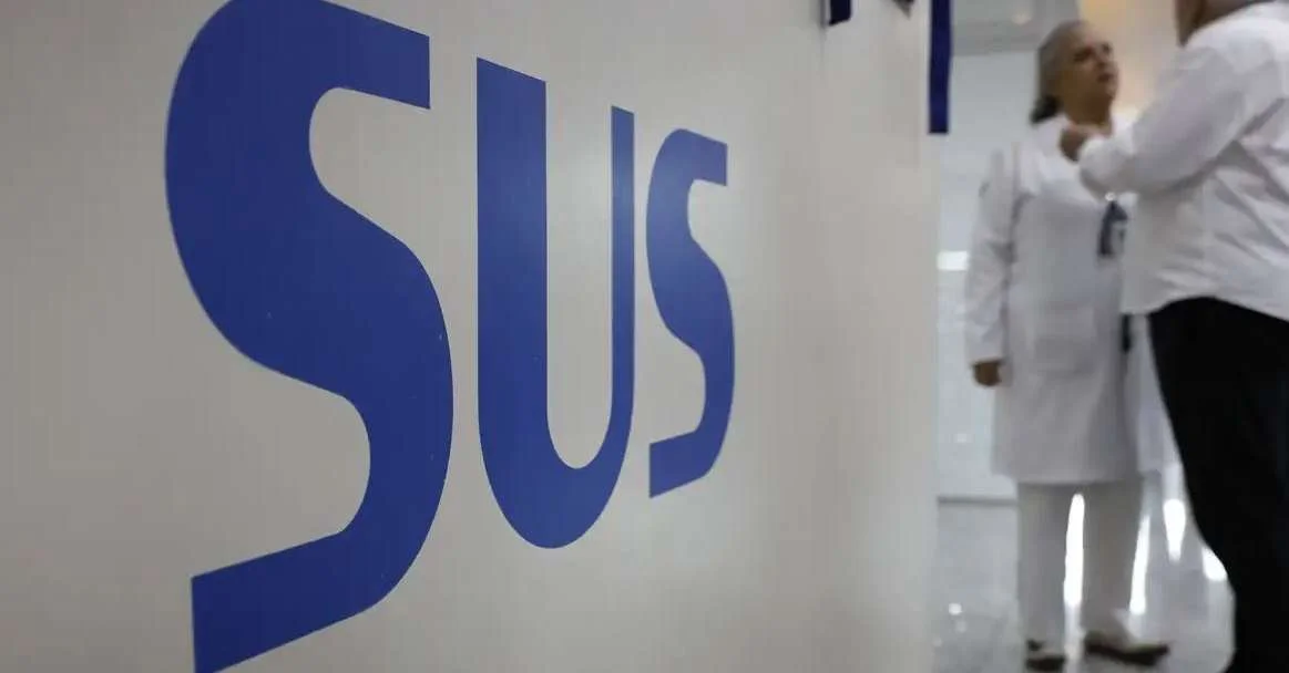 Março Azul: exames para rastrear câncer de intestino triplicam no SUS