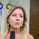 Flávia minimiza saída de vice: “Não ajudou em nada “