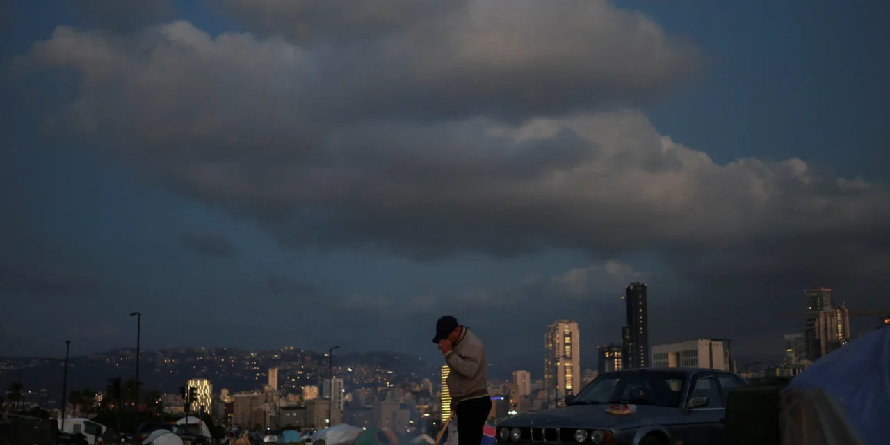 Guerra no Irã leva mais de 30 milhões de volta à pobreza