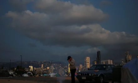 Guerra no Irã leva mais de 30 milhões de volta à pobreza