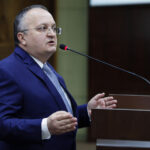 Condenado, Taques não paga dívida e é acionado por empresa