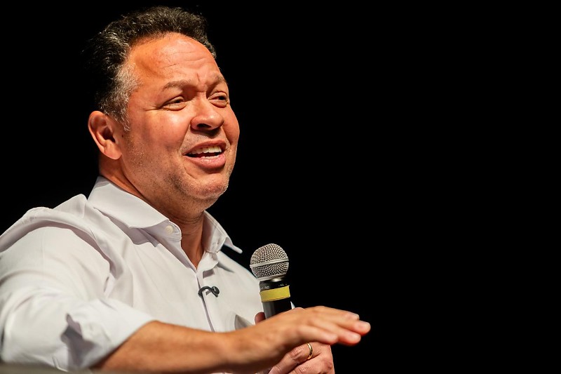 Prefeito Cláudio Ferreira sinaliza apoio a Otaviano Pivetta na disputa ao governo